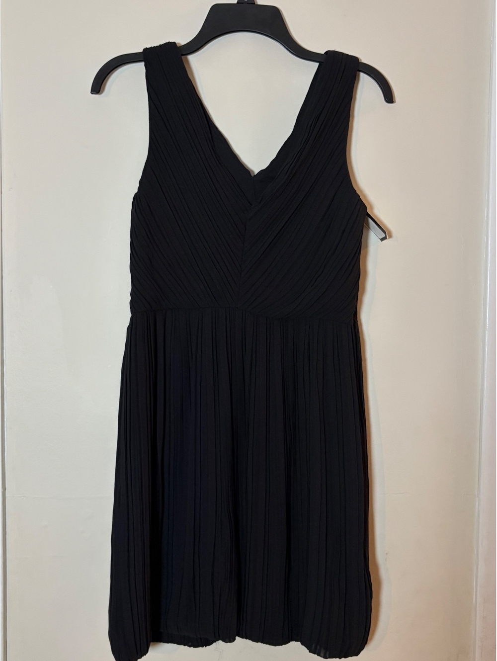 Theory Blaire 100% Silk Georgette Pleated Black Dress Size 8 NWT $395